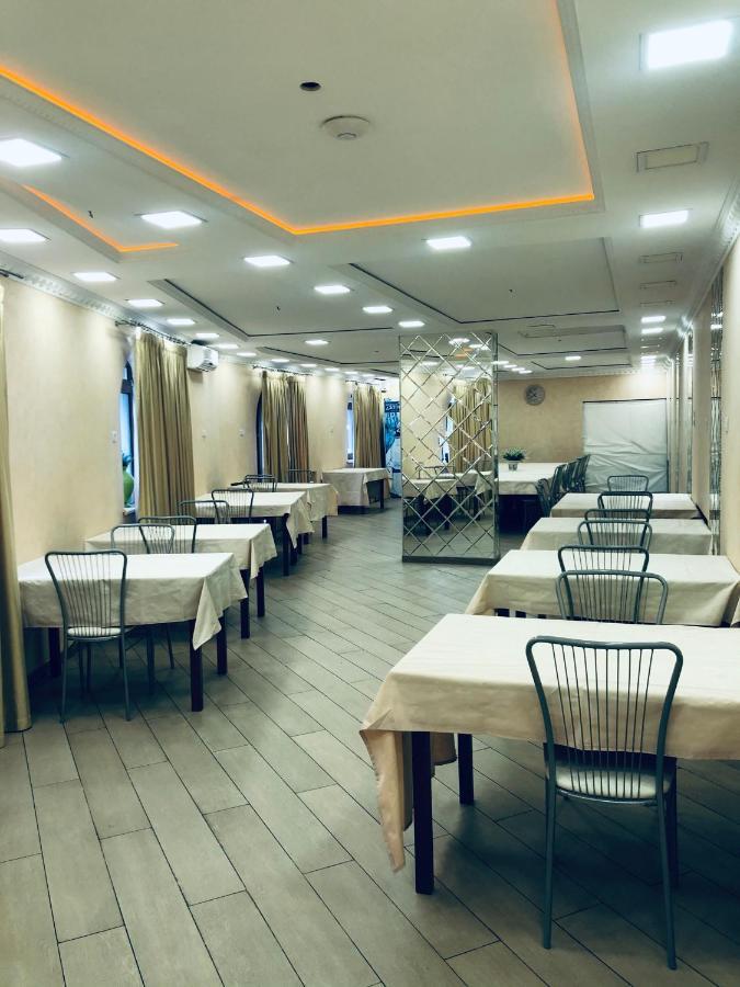 Umanʼ Imperial酒店 外观 照片